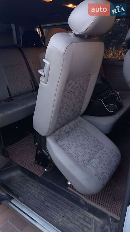 Volkswagen Caravelle 2008