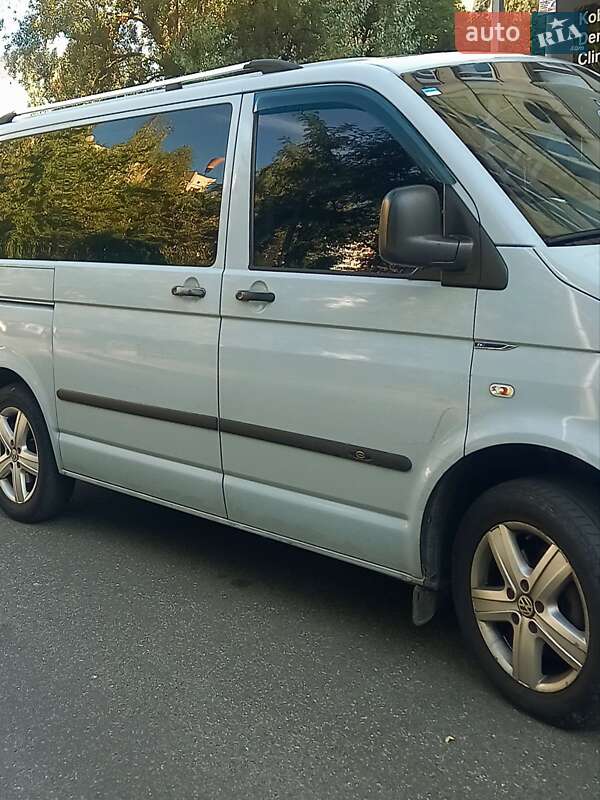 Volkswagen Caravelle 2008