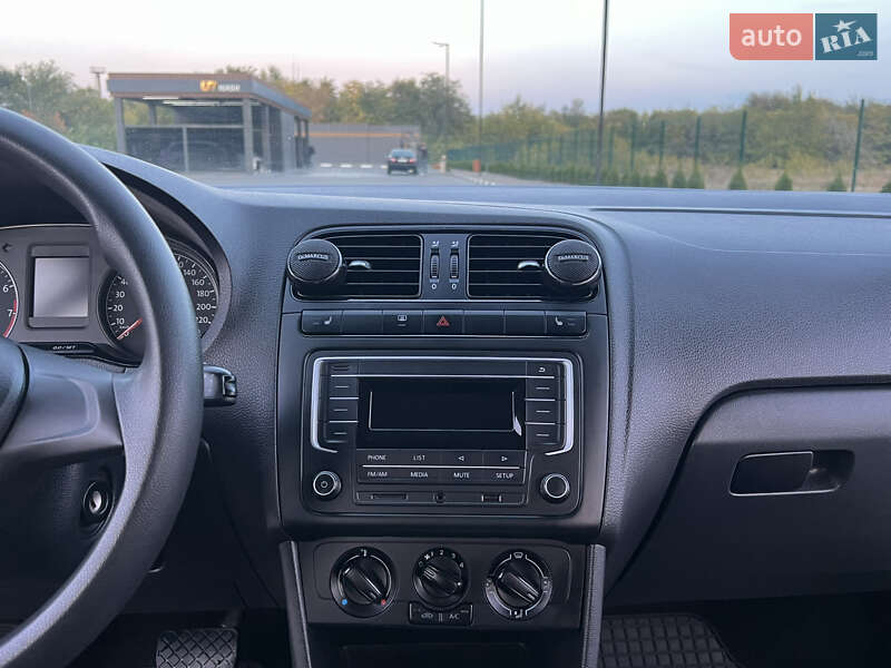 Volkswagen Polo 2016