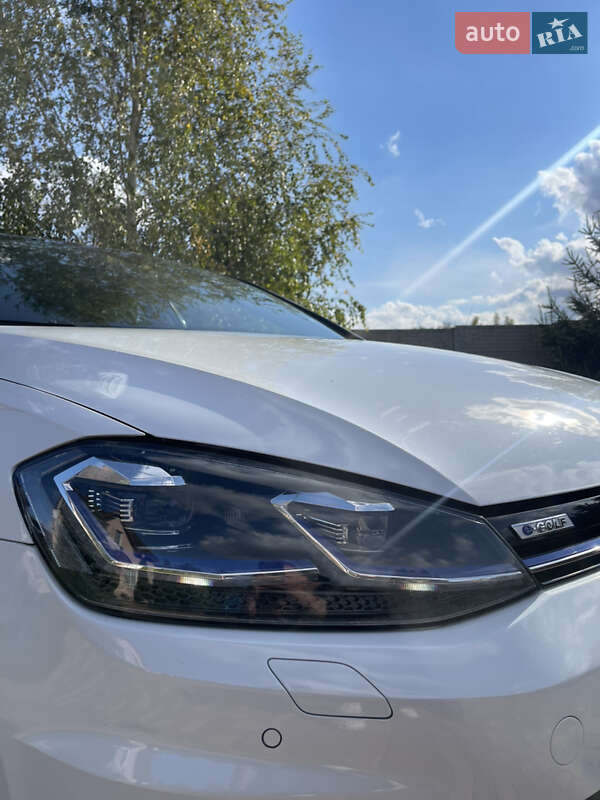 Volkswagen e-Golf 2017