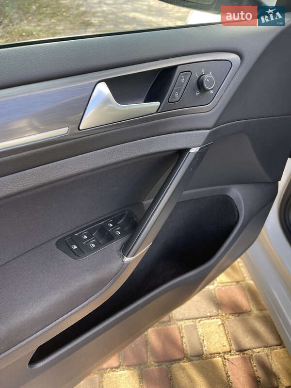 Volkswagen e-Golf 2017