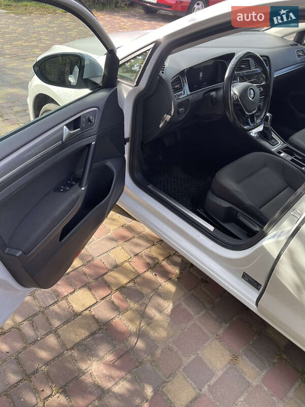 Volkswagen e-Golf 2017