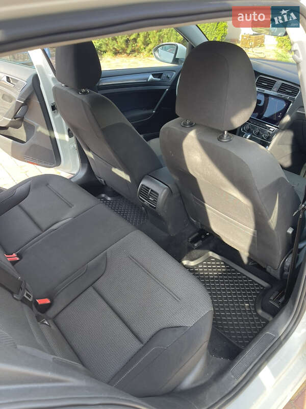 Volkswagen e-Golf 2017