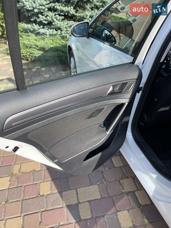 Volkswagen e-Golf 2017