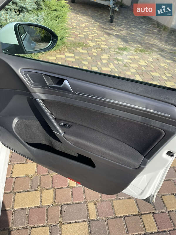 Volkswagen e-Golf 2017