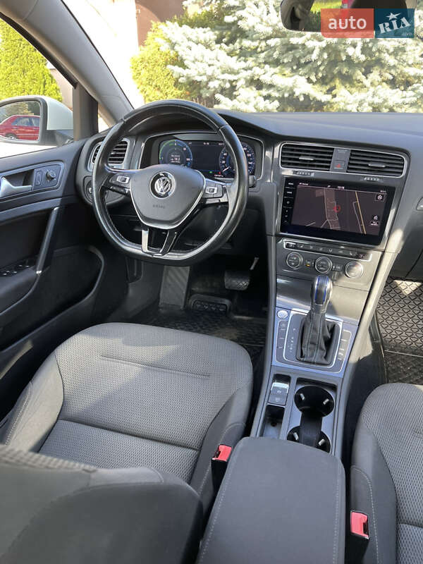 Volkswagen e-Golf 2017