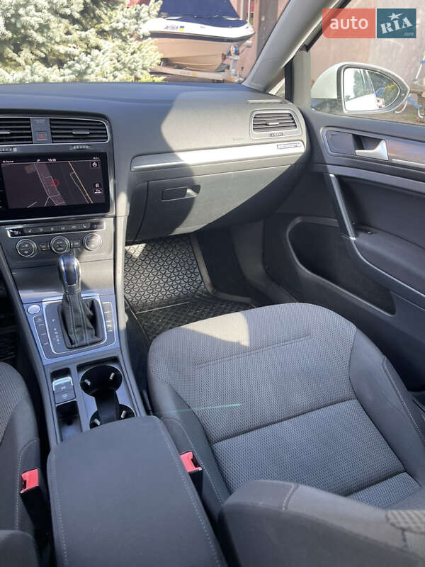 Volkswagen e-Golf 2017