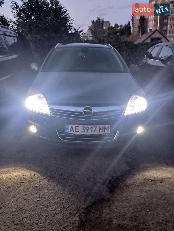Opel Astra 2010
