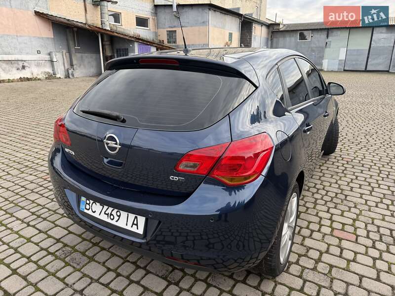 Opel Astra 2010