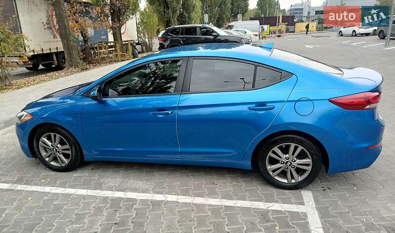 Hyundai Elantra 2016