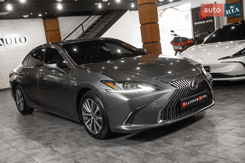 Lexus-16