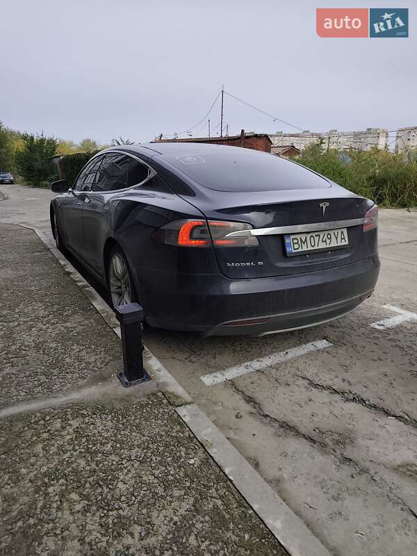 Tesla-0