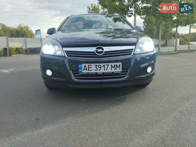 Opel Astra 2010