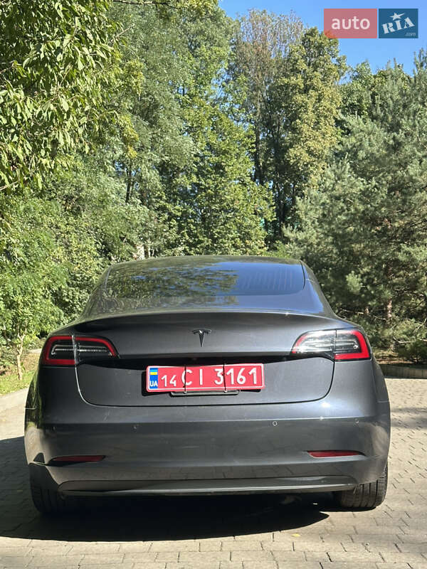 Tesla-3
