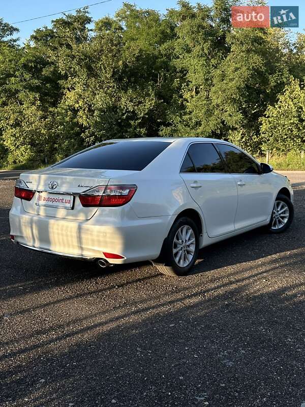 Toyota Camry 2016