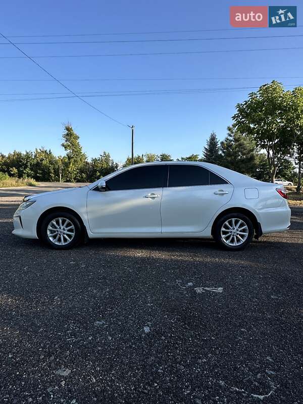 Toyota Camry 2016