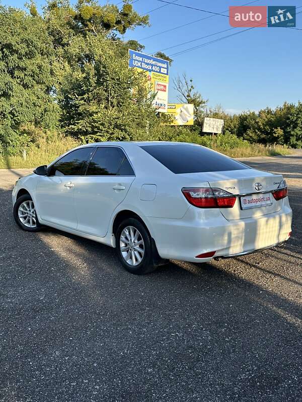 Toyota Camry 2016