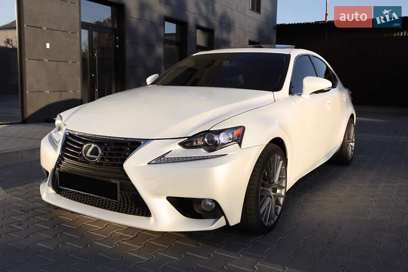 Lexus-16