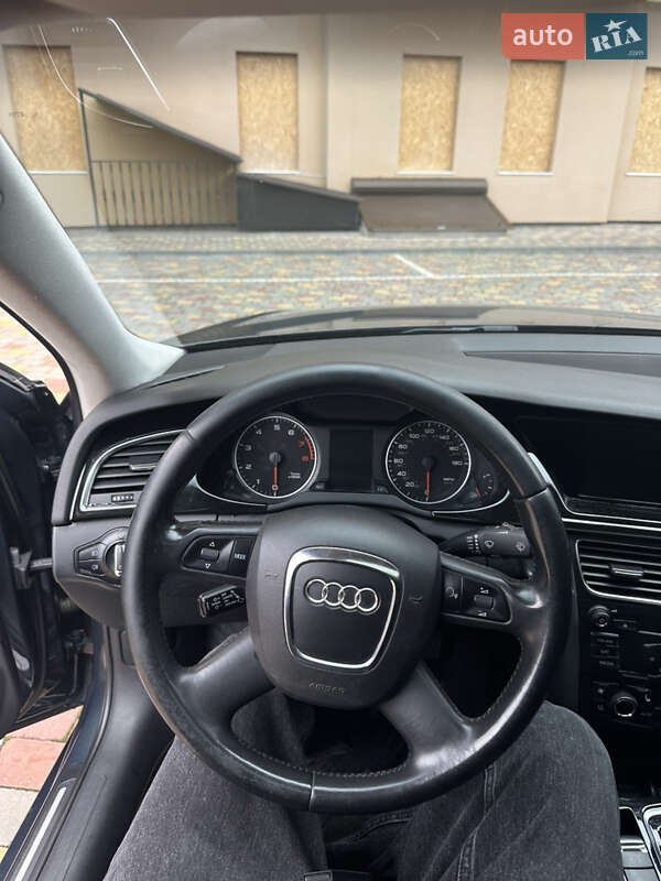 Audi-0