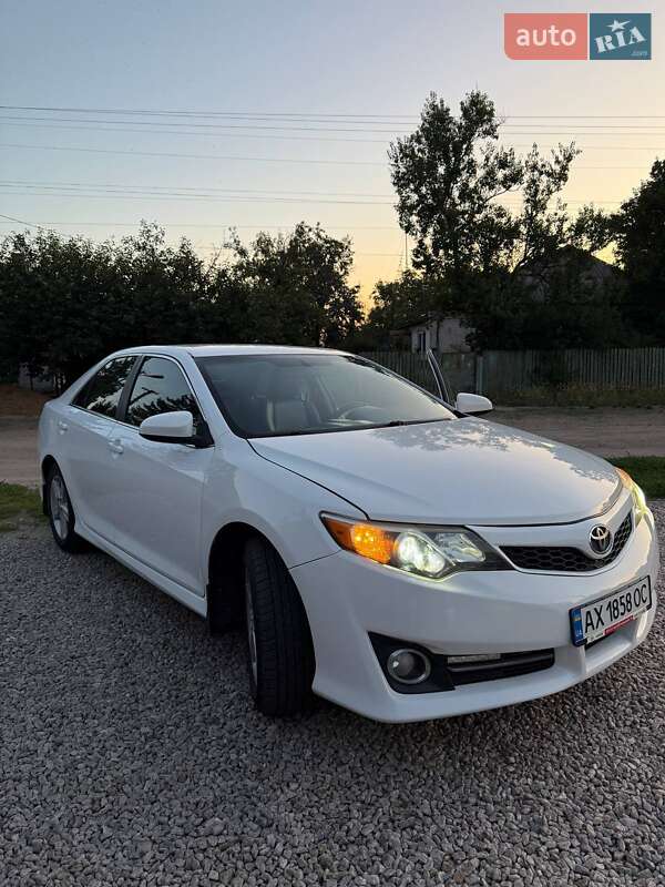 Toyota Camry 2012