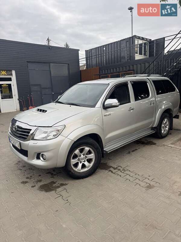 Toyota Hilux 2013