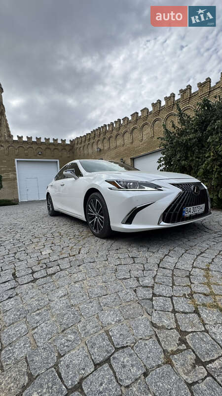 Lexus-2