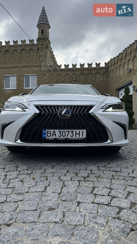 Lexus-18