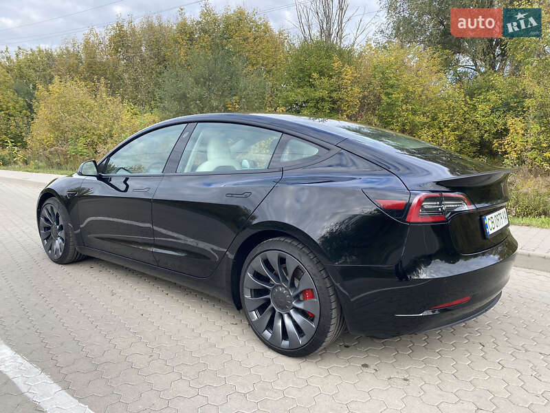 Tesla-33