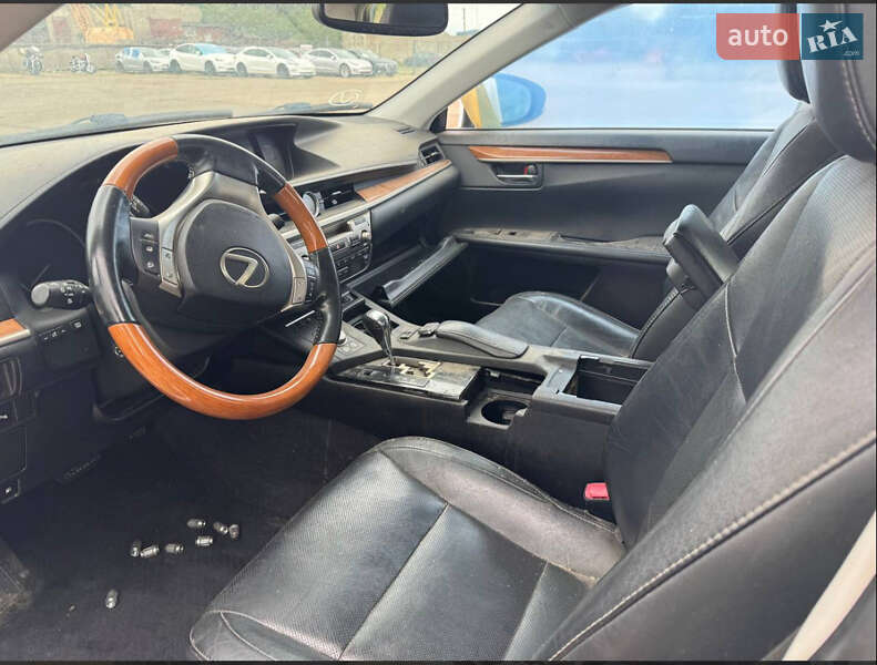 Lexus-8
