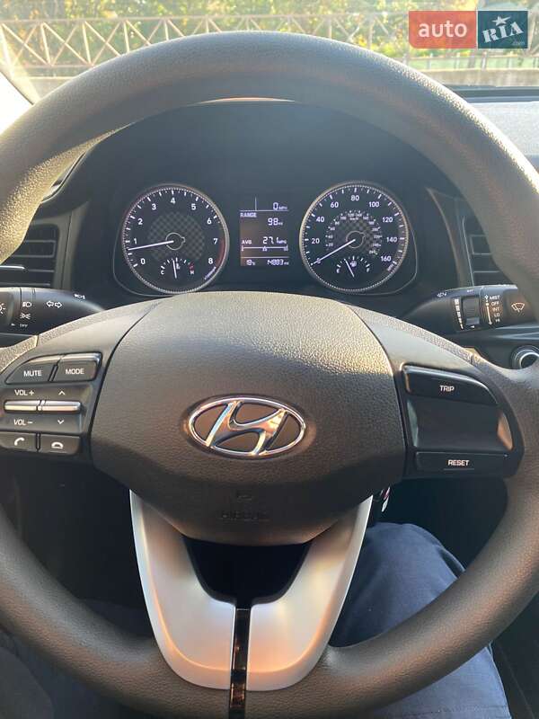 Hyundai-8