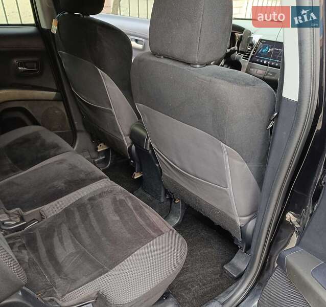 Mitsubishi Outlander 2011