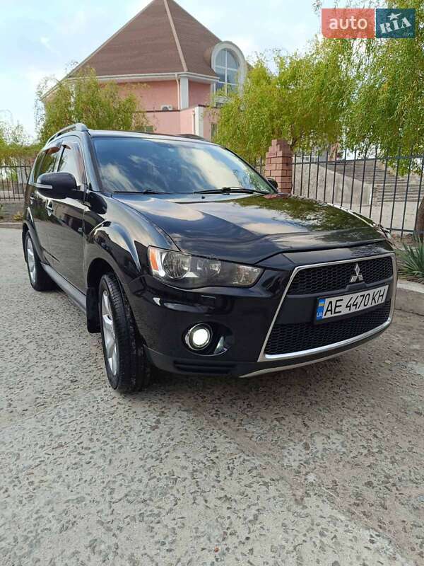 Mitsubishi Outlander 2011