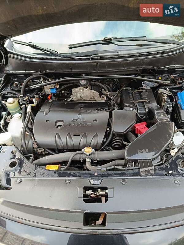 Mitsubishi Outlander 2011