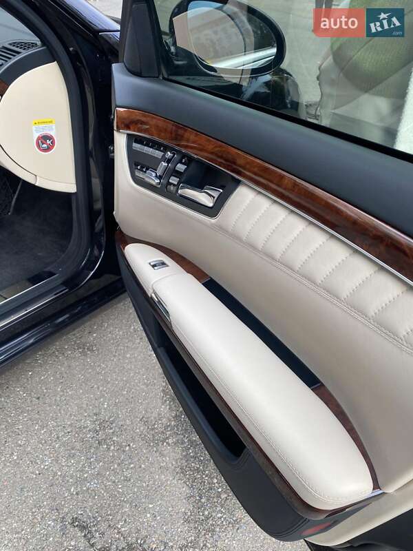 Mercedes-Benz S-Class 2008