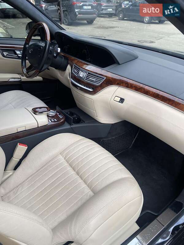 Mercedes-Benz S-Class 2008