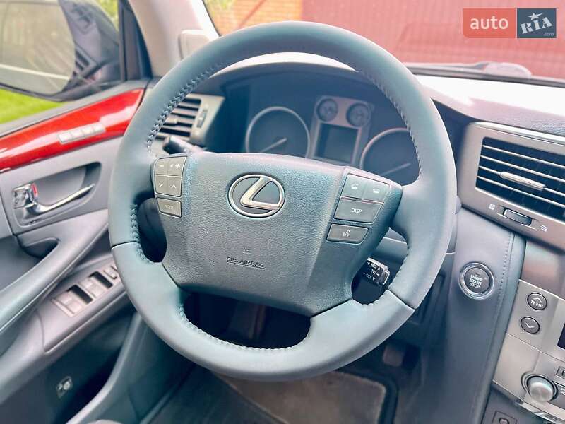 Lexus LX 2008