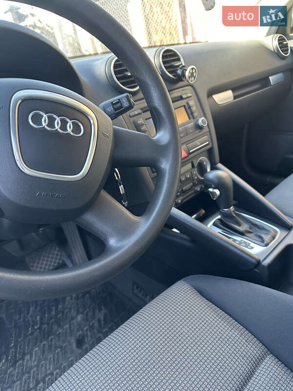 Audi-0