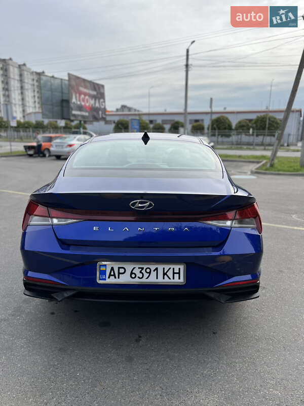 Hyundai Elantra 2023