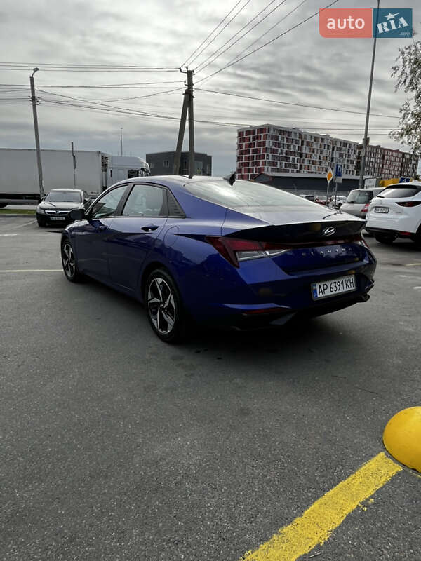 Hyundai Elantra 2023