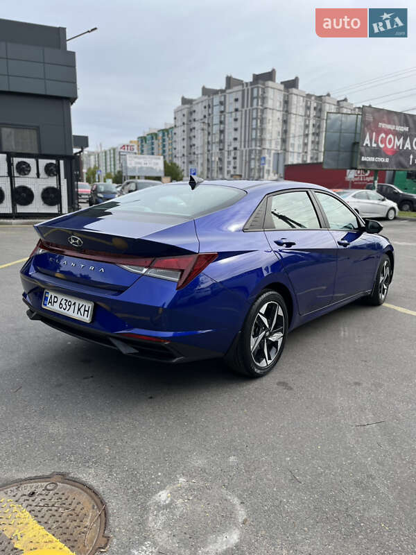 Hyundai Elantra 2023
