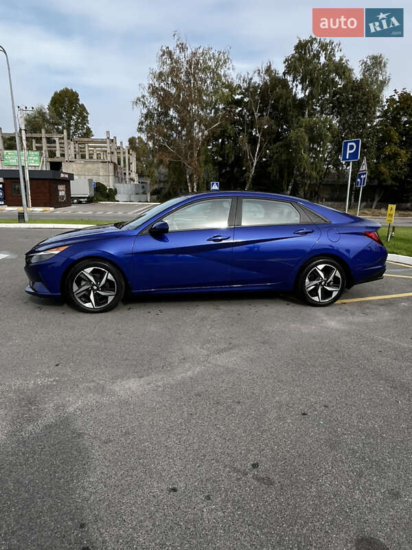 Hyundai Elantra 2023