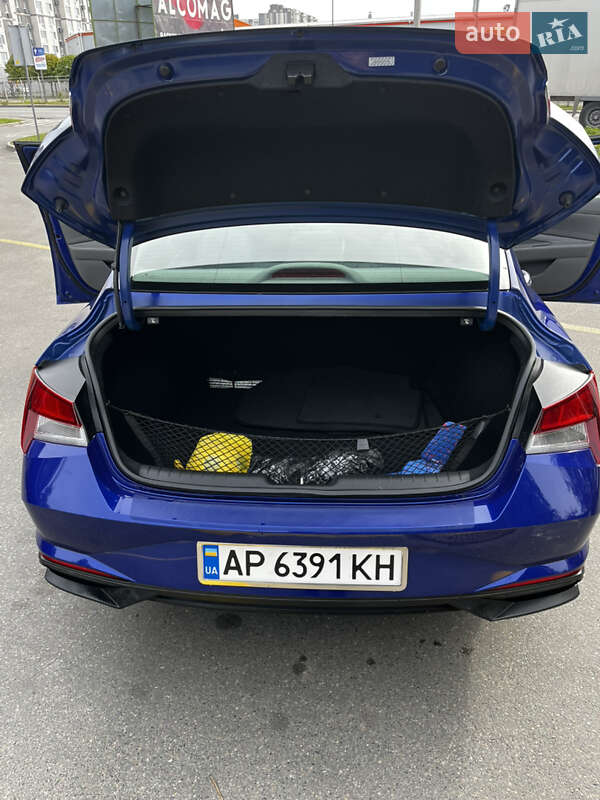 Hyundai Elantra 2023