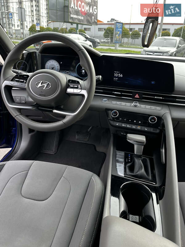 Hyundai Elantra 2023