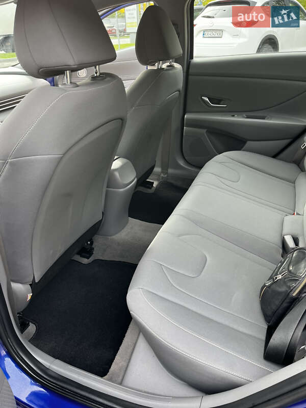 Hyundai Elantra 2023