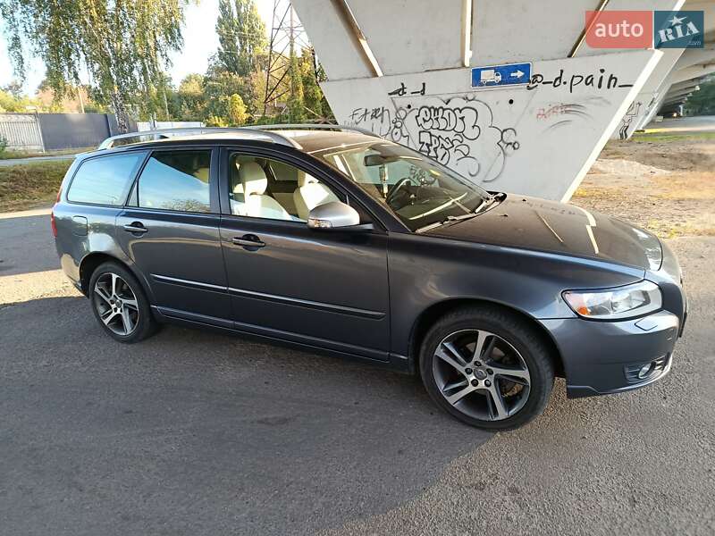 Volvo V50 2011