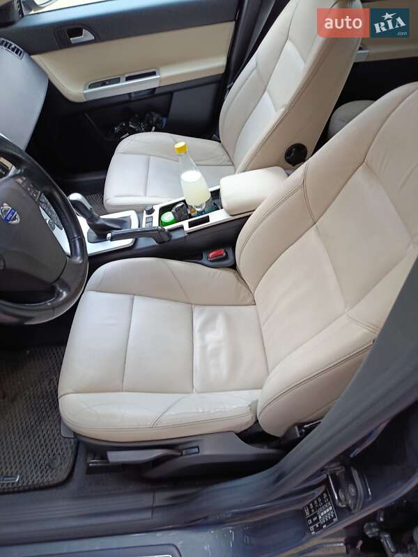 Volvo V50 2011