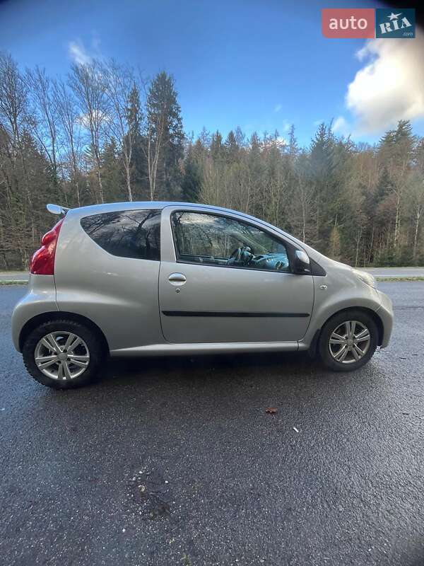Peugeot 107 2012