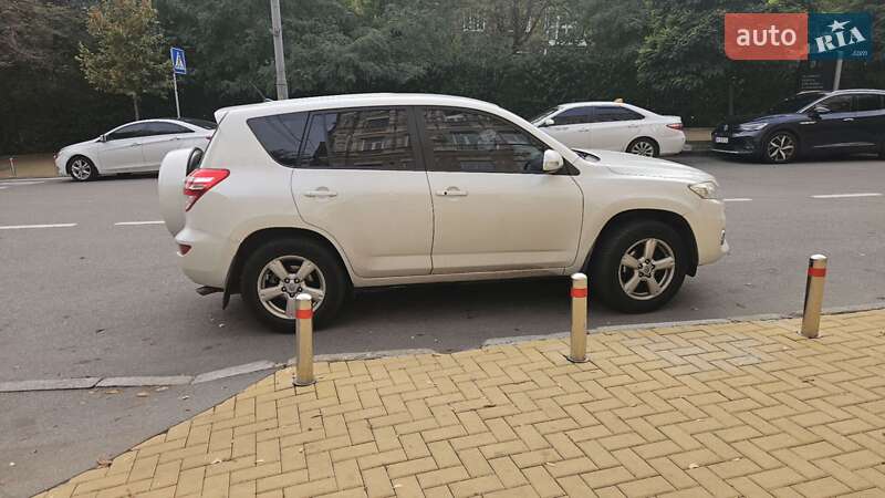 Toyota RAV4 2012