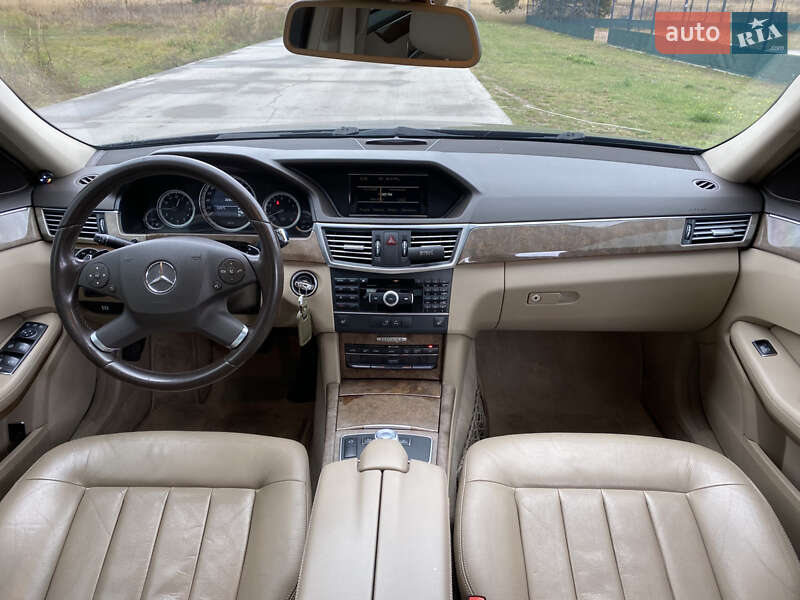 Mercedes-Benz E-Class 2011