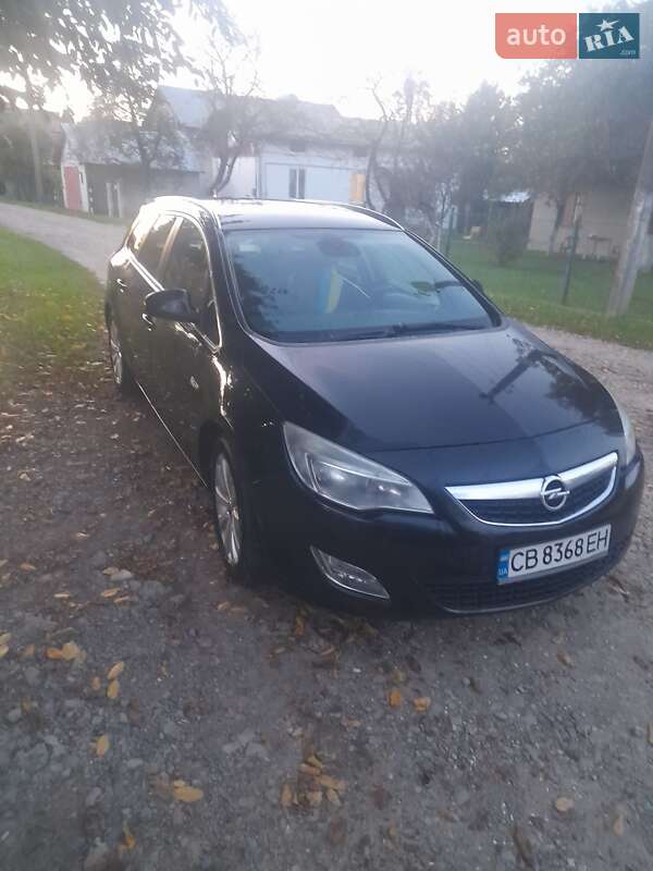 Opel Astra 2011